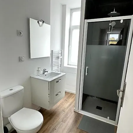 Maison 5 Chambres Avec Jardin Et Cour Villa *